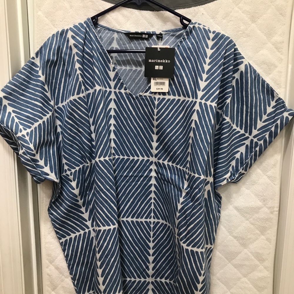 Uniqlo Brand New Women Denim V- Neck Short Sleeve Blouse Marimekko